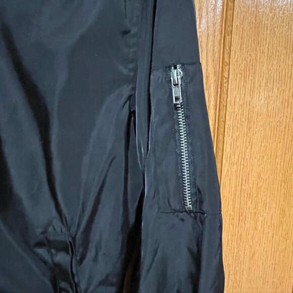 LOVE TREE Women's M Black Rouched Long Sleeve Pockets Full Zip Bomber Jacket - Picture 5 of 5